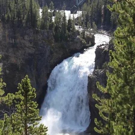 Bison Lodge - Lg Home - 2 Bedrooms - Less Than 5 Miles To Yellowstone North Entrance, Sleeps Up To 8 Gardiner Exterior photo