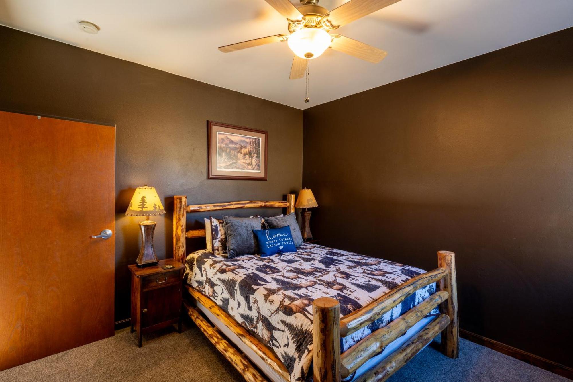 Holiday home Bison - Lg - 2 Bedrooms - Less Than 5 Miles To Yellowstone North Entrance, Sleeps Up To 8 *