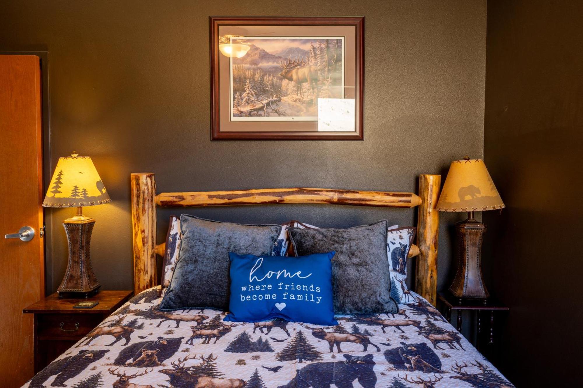 Holiday home Bison - Lg - 2 Bedrooms - Less Than 5 Miles To Yellowstone North Entrance, Sleeps Up To 8