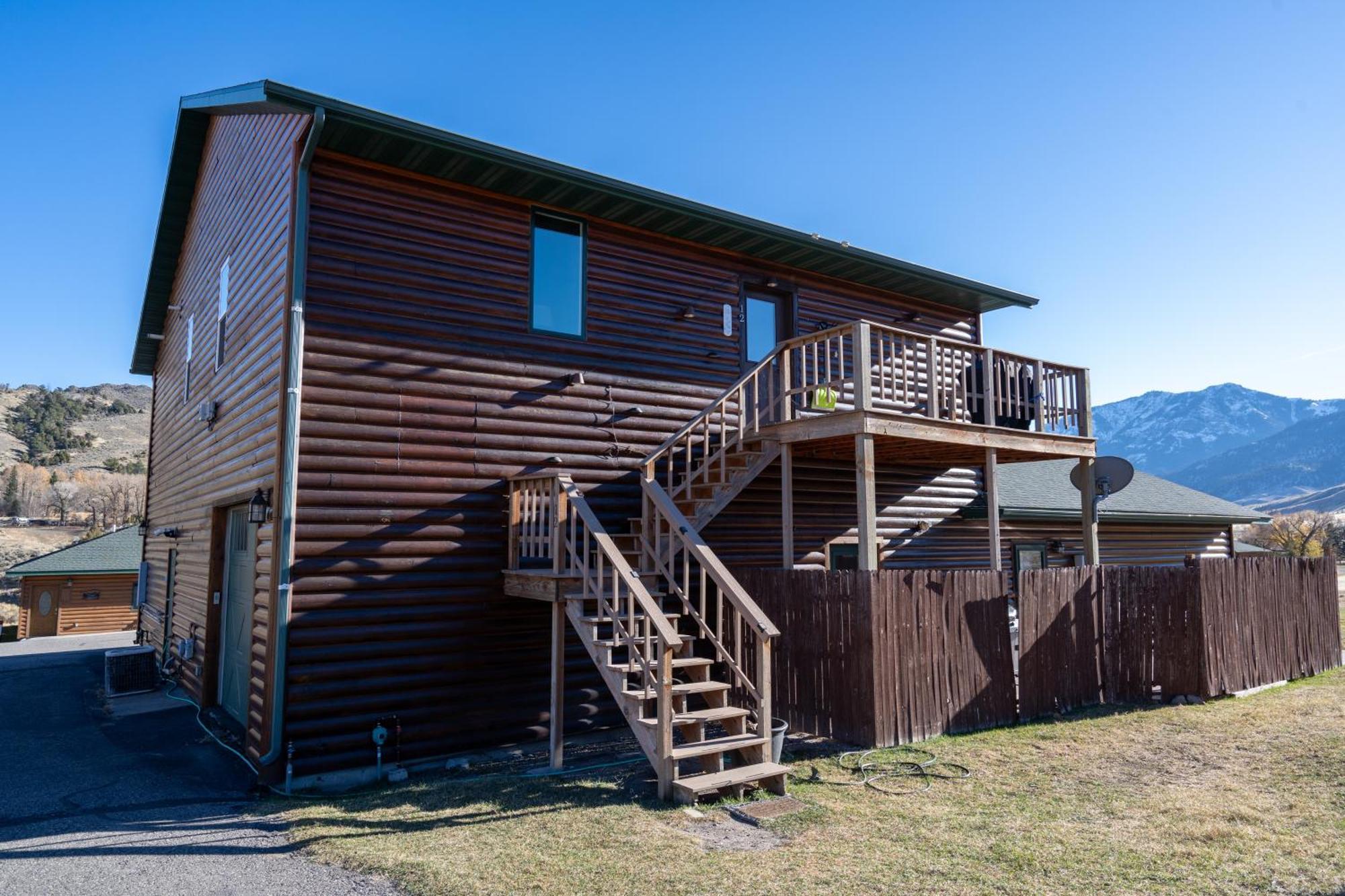 Bison - Lg - 2 Bedrooms - Less Than 5 Miles To Yellowstone North Entrance, Sleeps Up To 8 Holiday home *