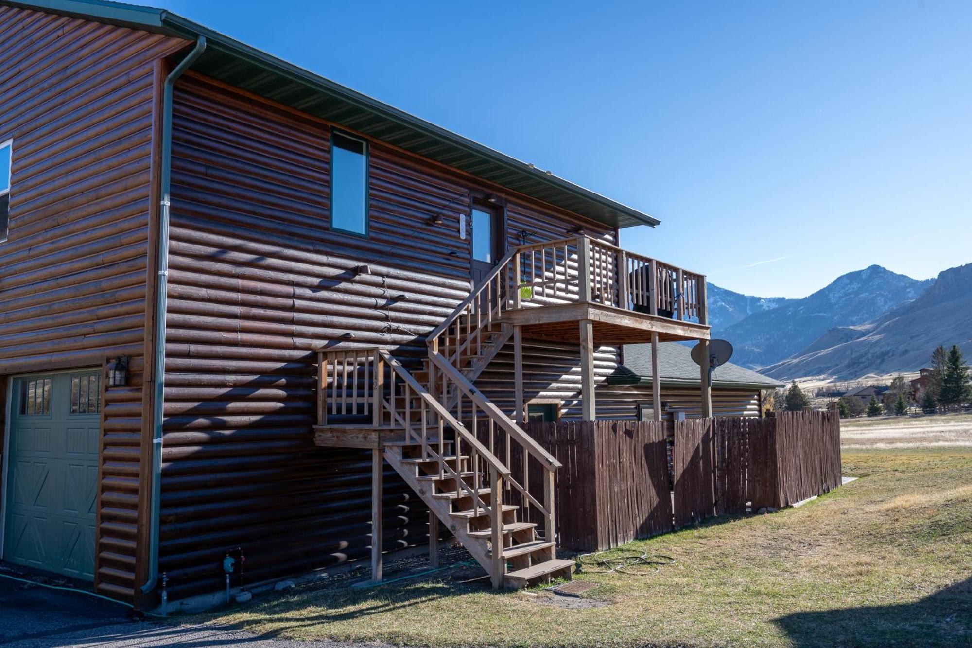 Bison - Lg - 2 Bedrooms - Less Than 5 Miles To Yellowstone North Entrance, Sleeps Up To 8