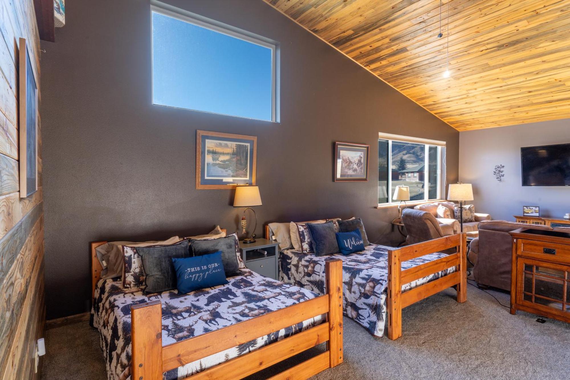 Bison - Lg - 2 Bedrooms - Less Than 5 Miles To Yellowstone North Entrance, Sleeps Up To 8 Holiday home *