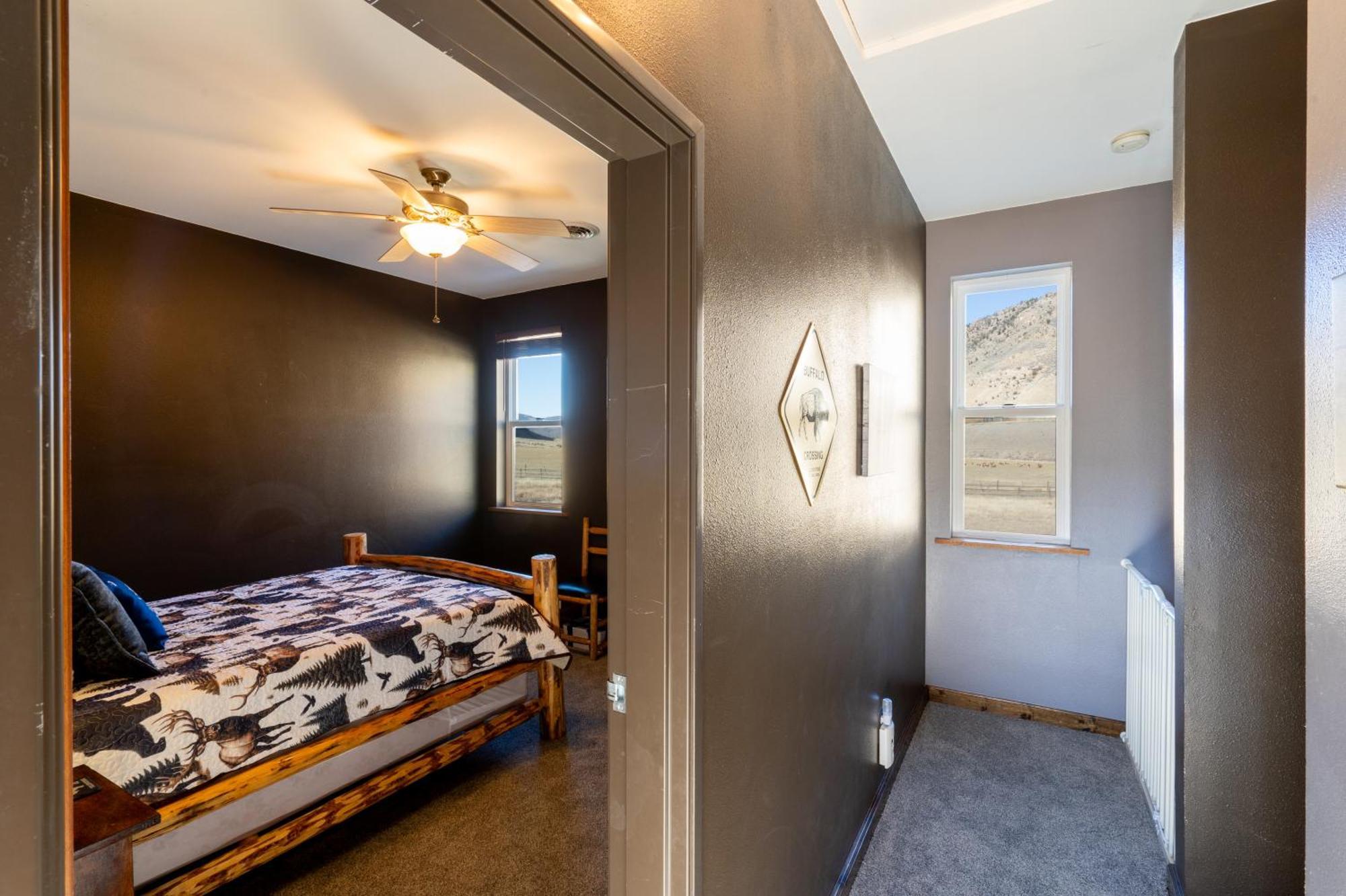 Holiday home Bison - Lg - 2 Bedrooms - Less Than 5 Miles To Yellowstone North Entrance, Sleeps Up To 8 Gardiner