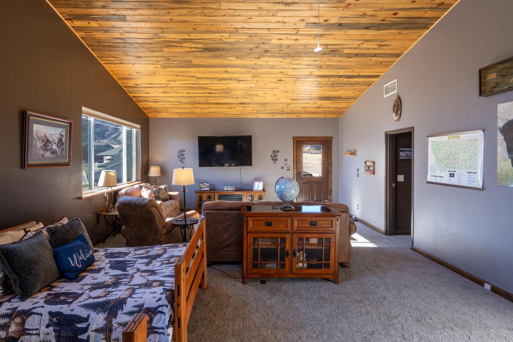 Bison - Lg - 2 Bedrooms - Less Than 5 Miles To Yellowstone North Entrance, Sleeps Up To 8 * Gardiner