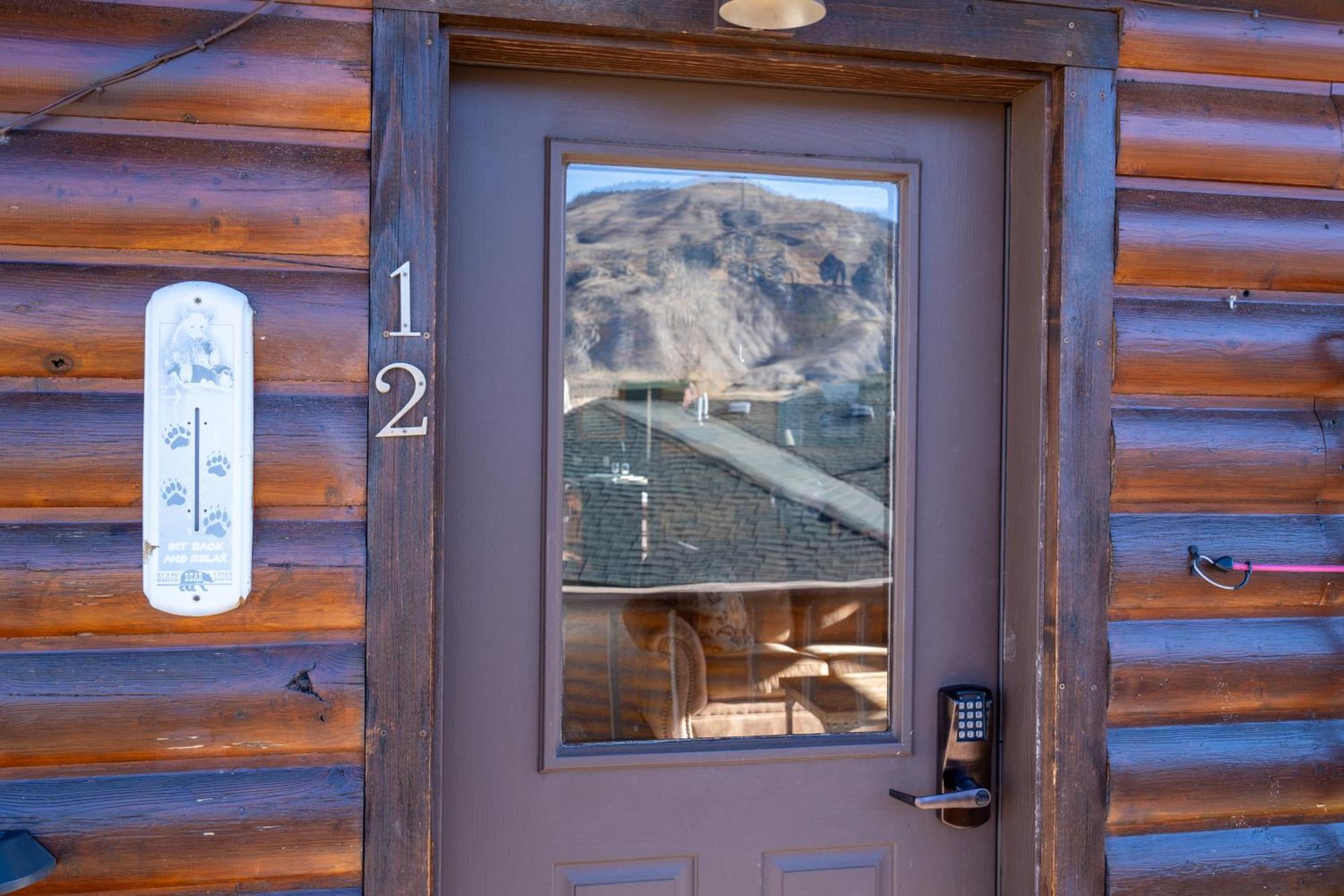 Bison - Lg - 2 Bedrooms - Less Than 5 Miles To Yellowstone North Entrance, Sleeps Up To 8 Casa vacanze *